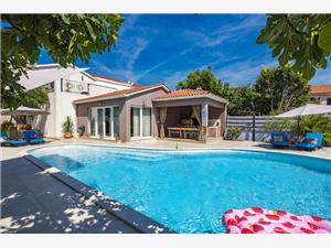 Villa Emily Medulin, Size 280.00 m2, Accommodation with pool, Airline distance to town centre 600 m