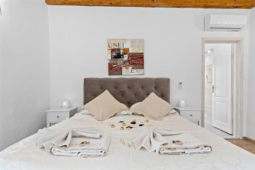 House K1, for 10 persons