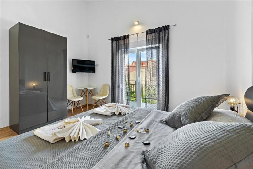 House K1, for 10 persons