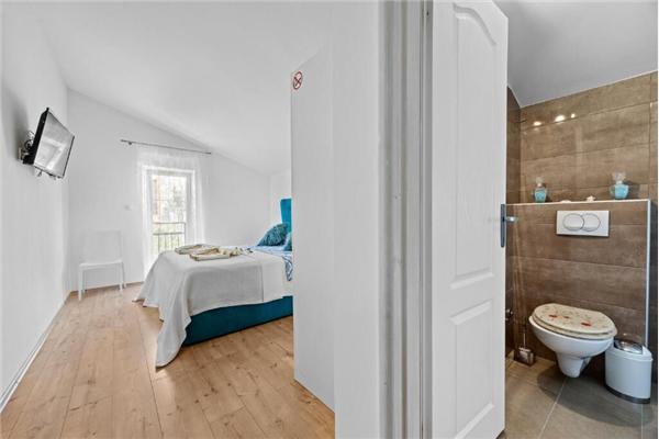 House K1, for 10 persons