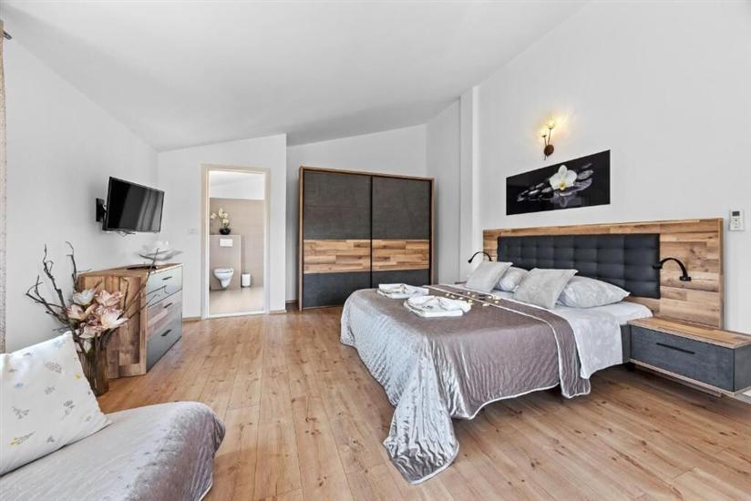 House K1, for 10 persons