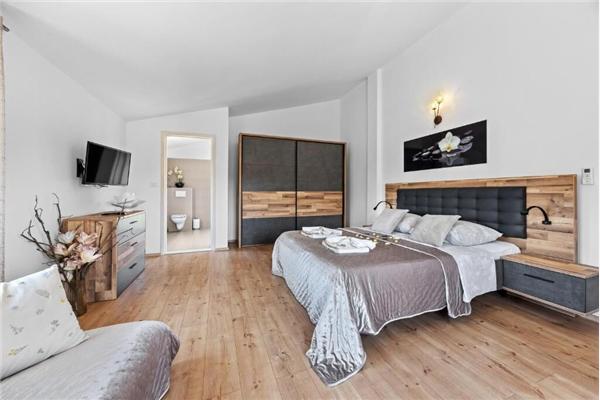 House K1, for 10 persons