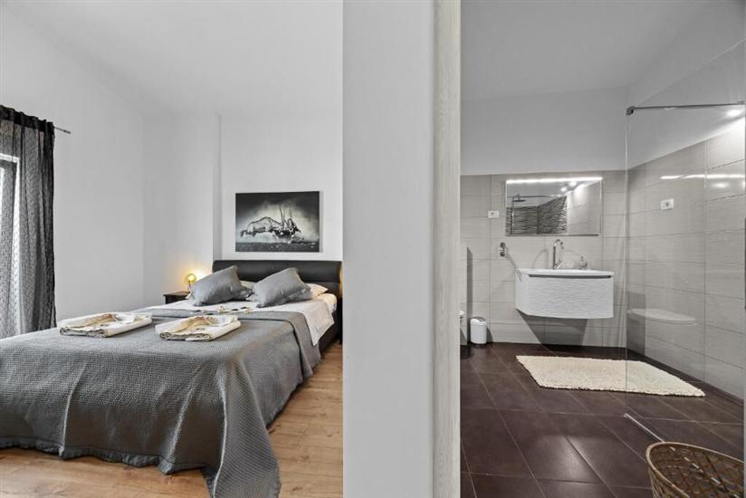 House K1, for 10 persons