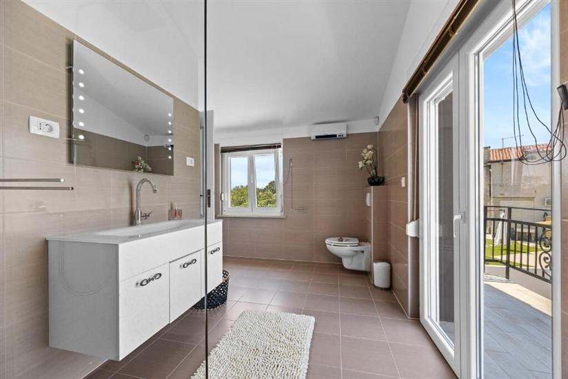 House K1, for 10 persons