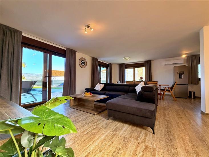 House K1, for 8 persons