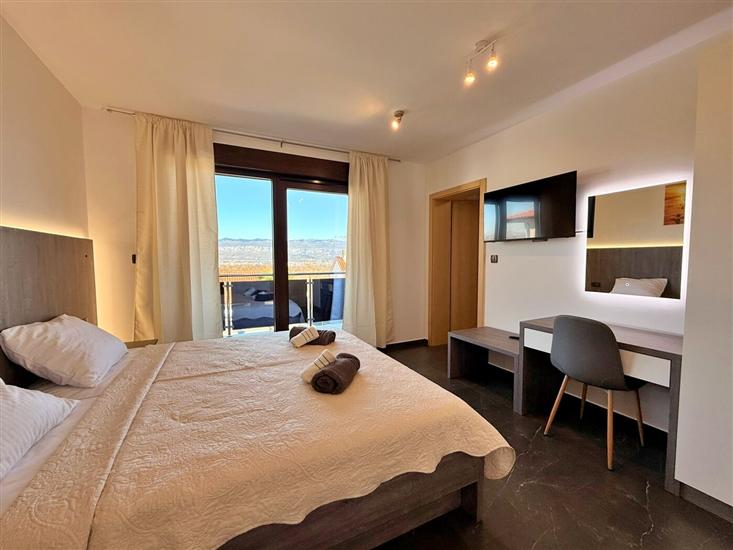 House K1, for 8 persons