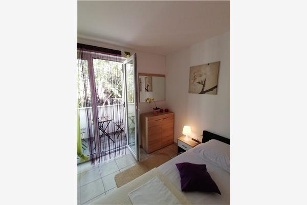 Room S1, for 2 persons