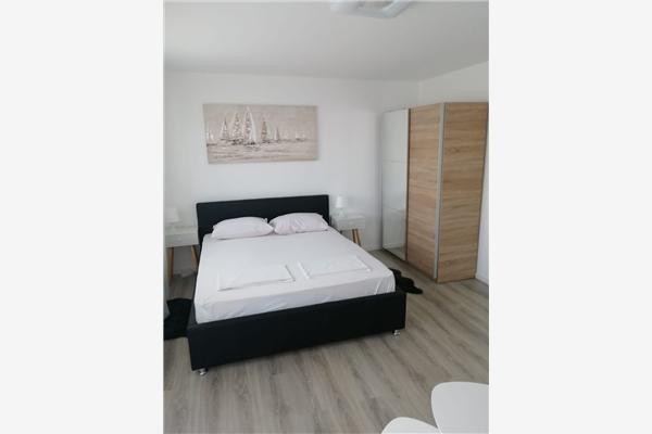Room S2, for 2 persons