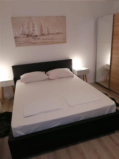 Room S2, for 2 persons