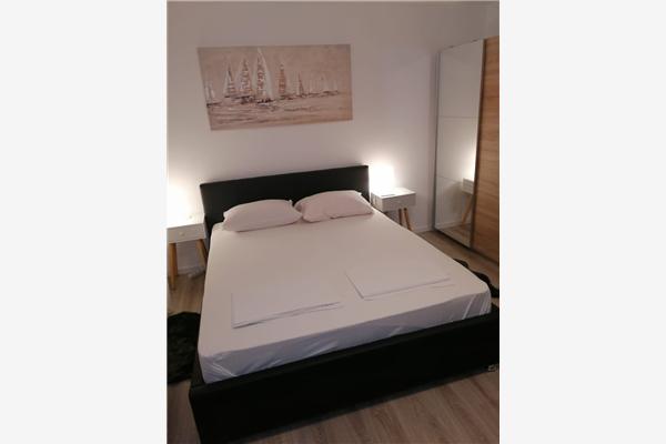 Room S2, for 2 persons