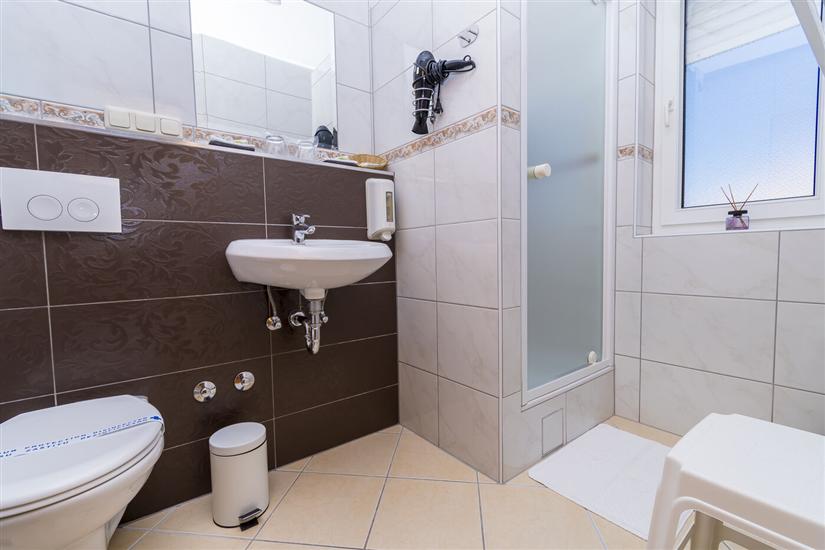 Room S1, for 2 persons