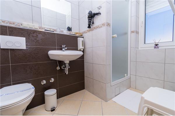 Room S1, for 2 persons