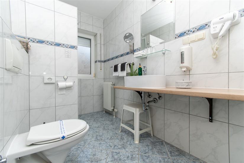 Room S3, for 2 persons