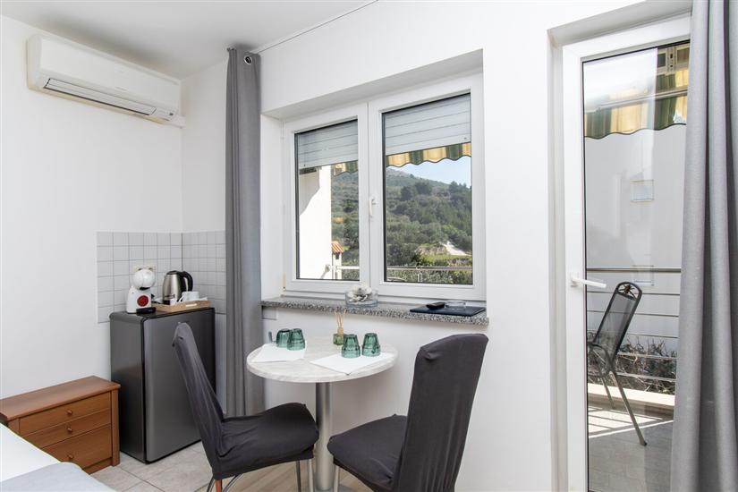 Room S3, for 2 persons