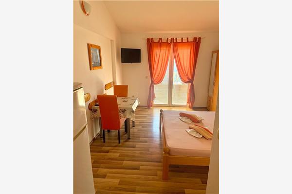 Apartment A7, for 2 persons