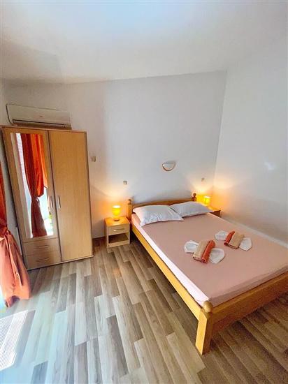 Apartment A7, for 2 persons