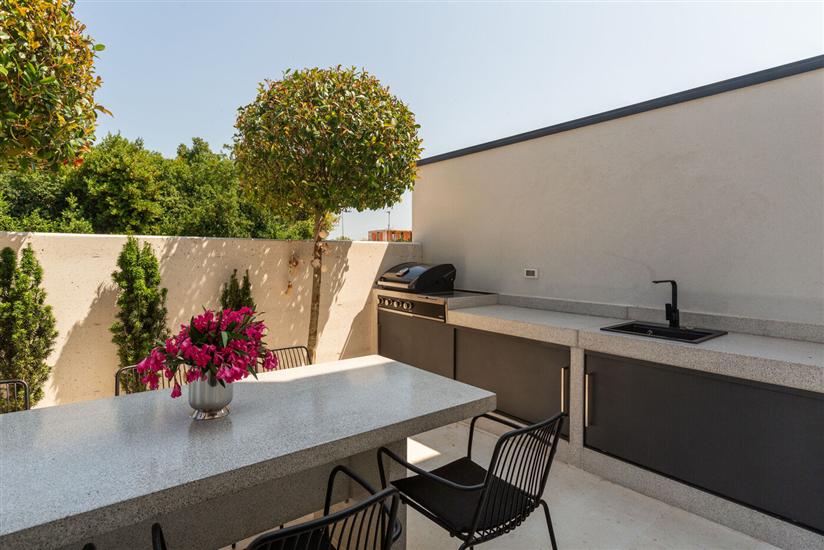 Vila Ventana with terrace and BBQ