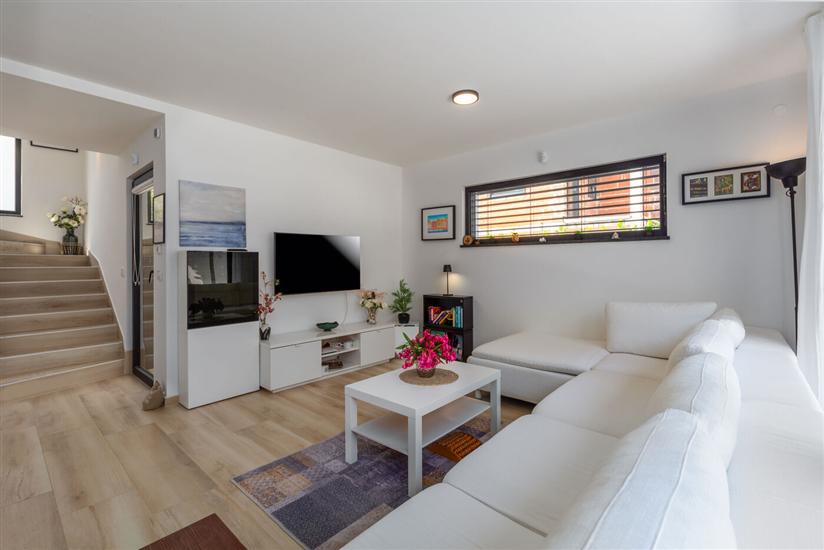 Hiša K1, na 8 osebe