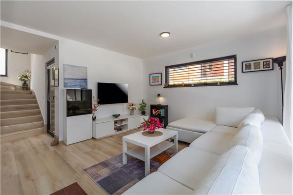 Hiša K1, na 8 osebe