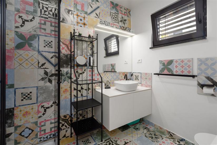 Hiša K1, na 8 osebe