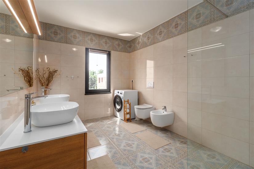 Hiša K1, na 8 osebe