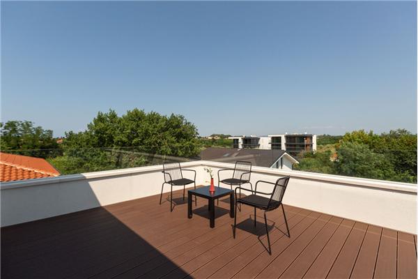 Hiša K1, na 8 osebe