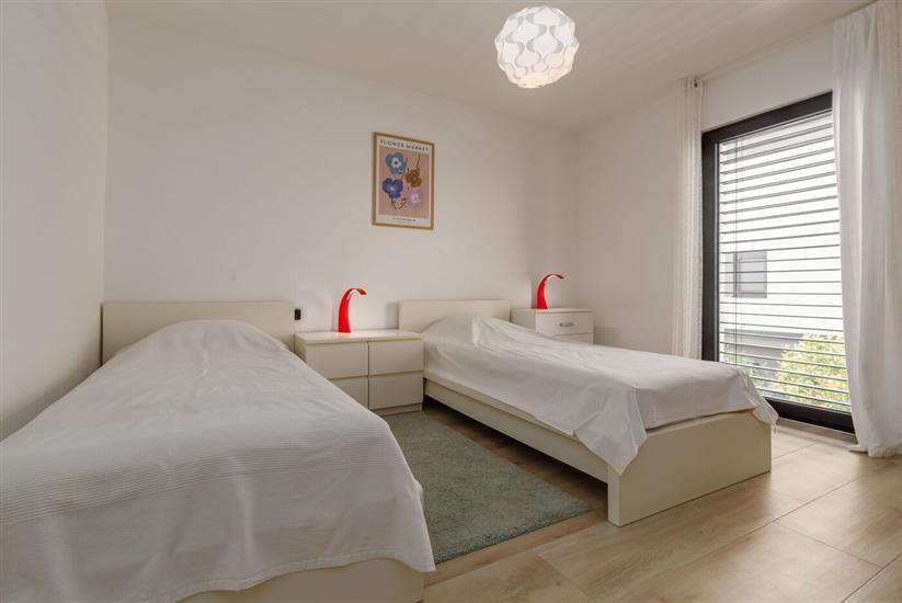 Hiša K1, na 8 osebe