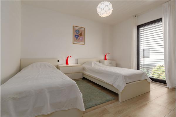 Hiša K1, na 8 osebe