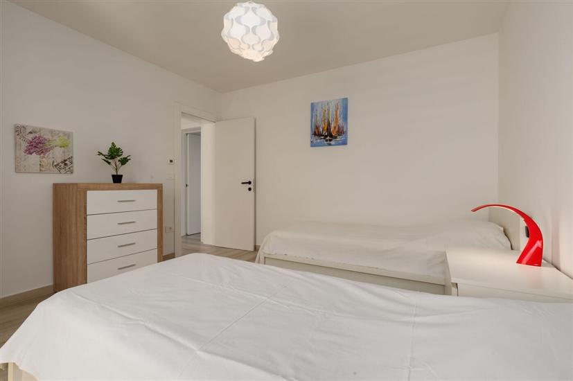 Hiša K1, na 8 osebe