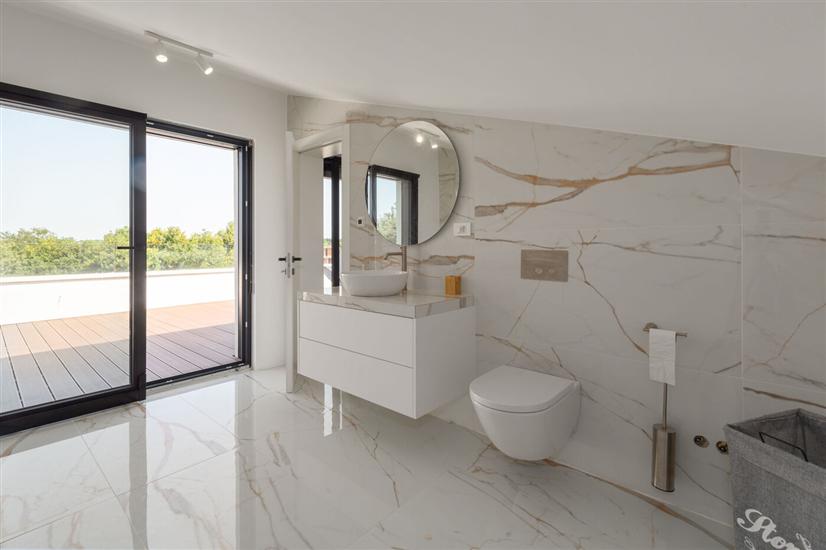 Hiša K1, na 8 osebe