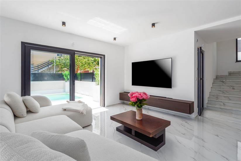 Hiša K1, na 8 osebe