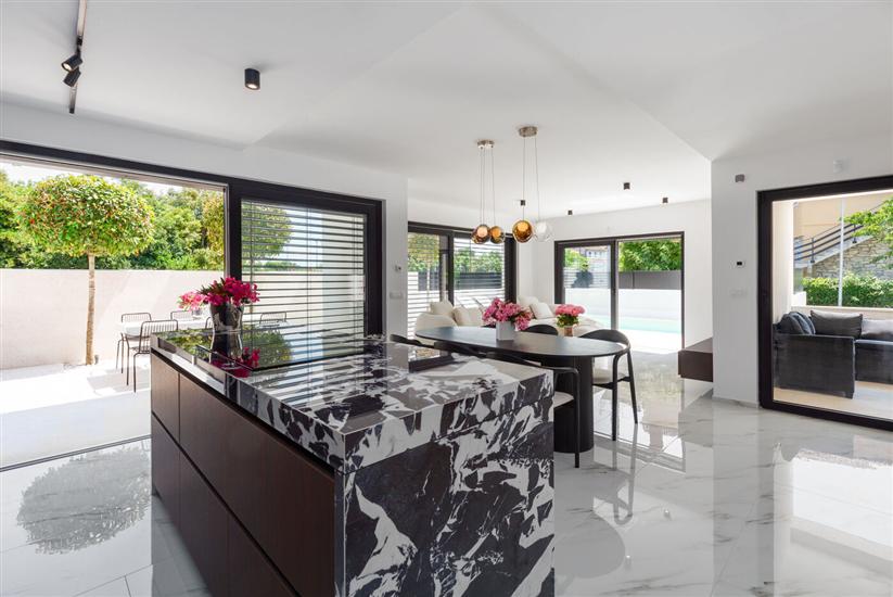 Hiša K1, na 8 osebe