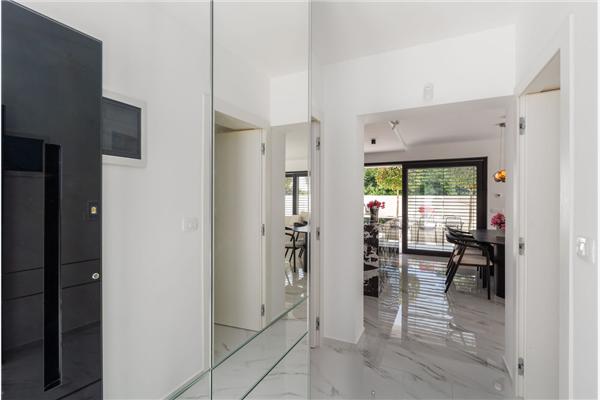 Hiša K1, na 8 osebe