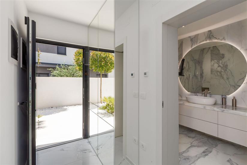 Hiša K1, na 8 osebe