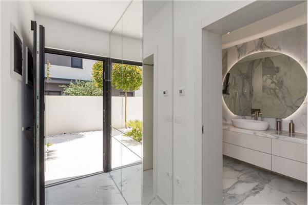 Hiša K1, na 8 osebe