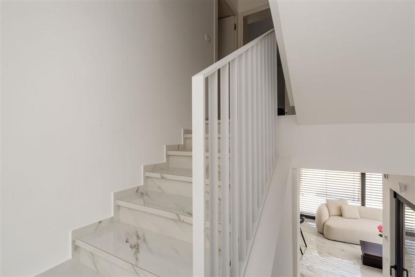 Hiša K1, na 8 osebe