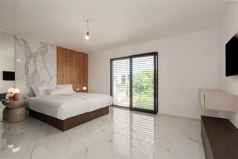 Hiša K1, na 8 osebe