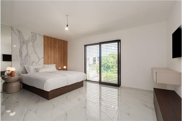 Hiša K1, na 8 osebe