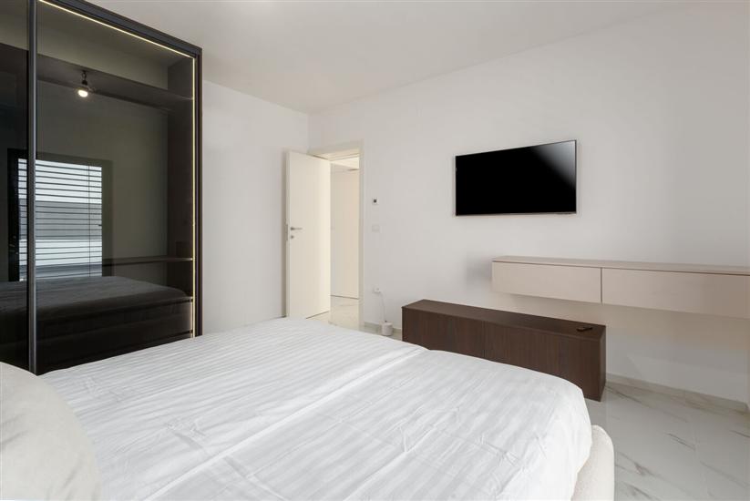 Hiša K1, na 8 osebe