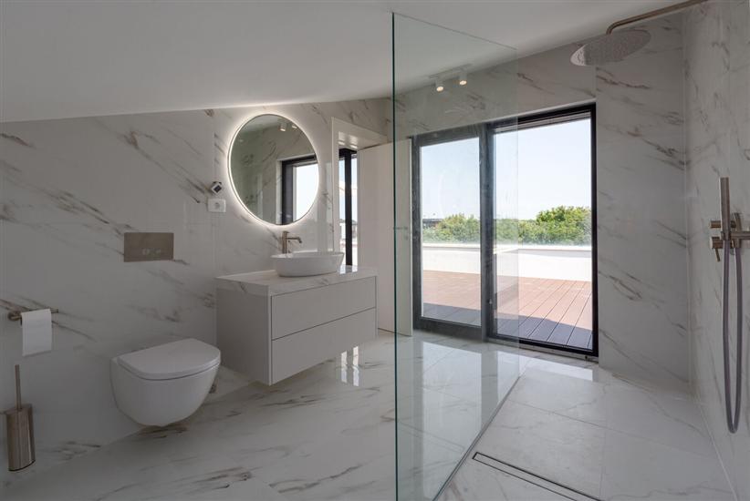 Hiša K1, na 8 osebe