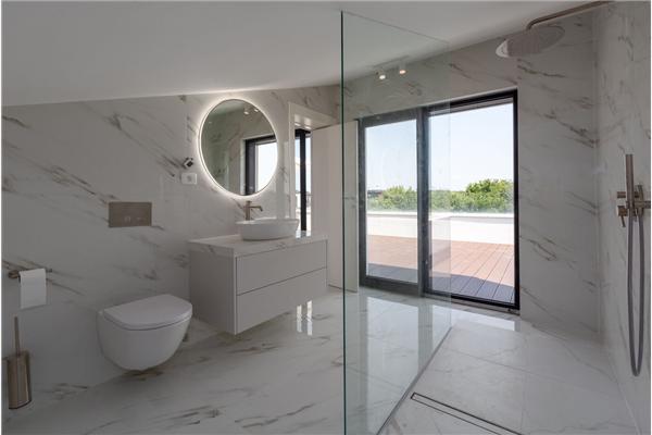 Hiša K1, na 8 osebe