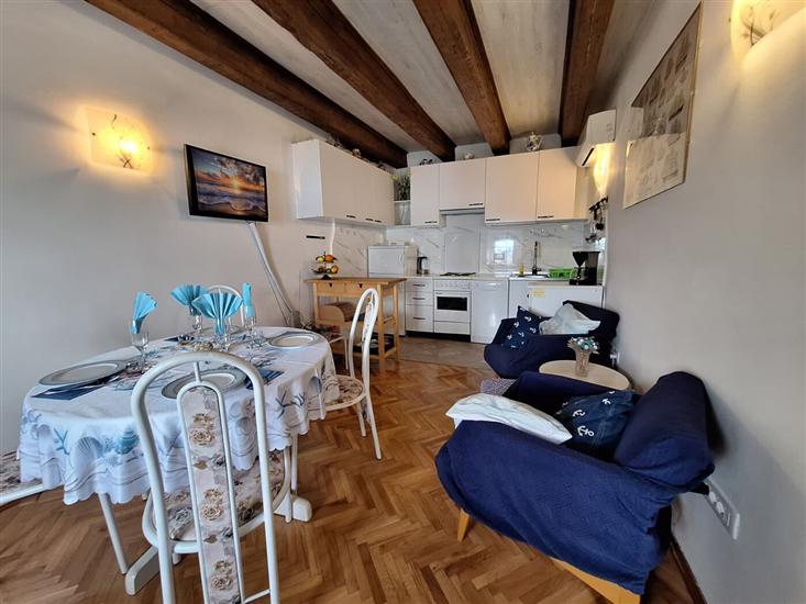 Apartment A1, for 5 persons