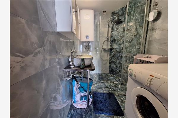 Apartment A1, for 5 persons