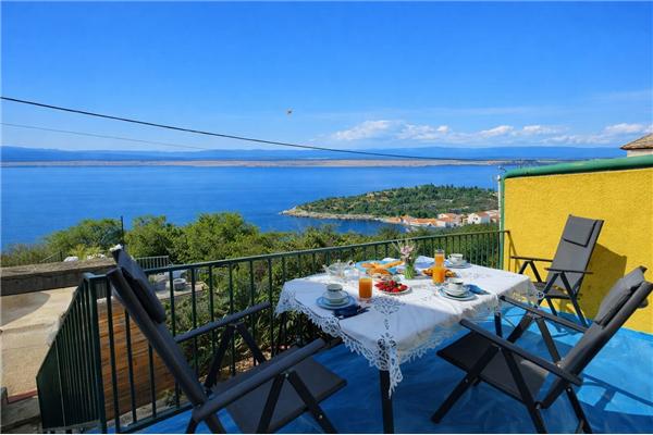 Apartment A1, for 5 persons