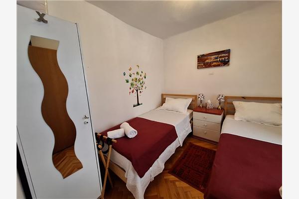 Apartment A1, for 5 persons