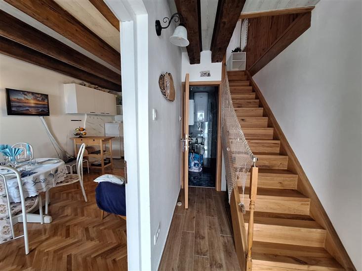 Apartment A1, for 5 persons
