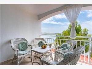 Apartment Zdravko sea view Vidalici, Size 50.00 m2, Airline distance to the sea 50 m