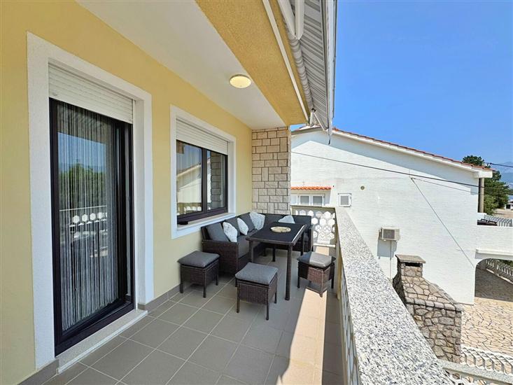 Apartment A1, for 6 persons