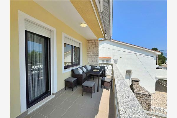 Apartment A1, for 6 persons