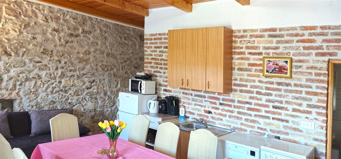 Hiša K1, na 8 osebe